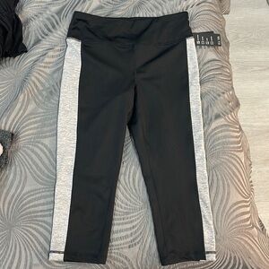 Very nice pant to do exercises black and gray